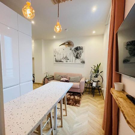 Le Nid Douillet De Patricia Apartment Paris Exterior photo